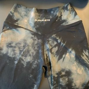MEDIUM Alphalete leggings